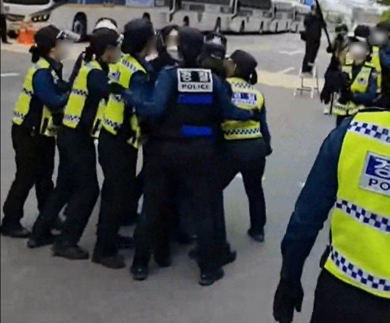 Read more about the article 경찰 남녀통합채용 권고한 경찰개혁위원회 명단